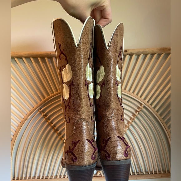 NOMAD Women’s NWOT Brown Floral Trendy Embroidered Cowboy Western Boots - Picture 2 of 10